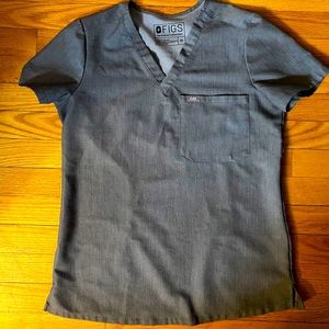 Graphite Catarina scrub top